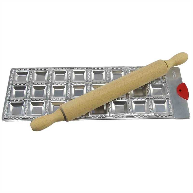 Stampo Max 24 Ravioli Quadrati con Mattarello Legno cm.30x11