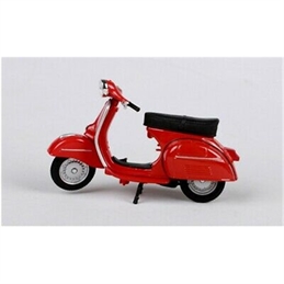 MAISTO MOTO 1:18 VESPA GTR (1968)