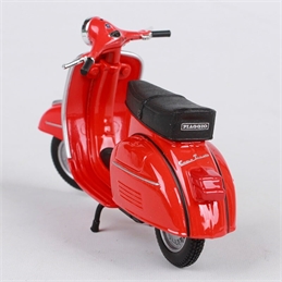 MAISTO MOTO 1:18 VESPA GTR (1968)
